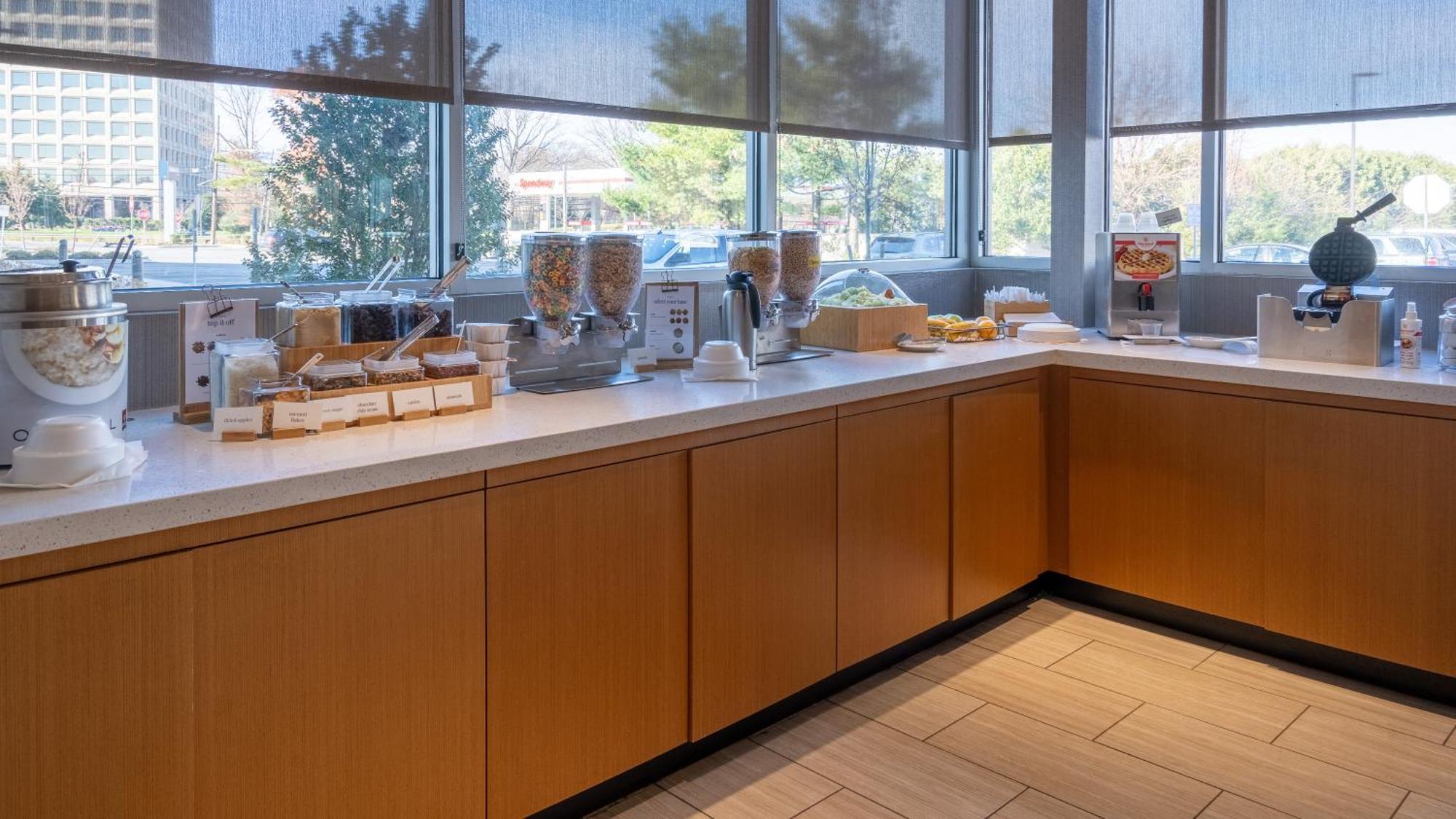 Springhill Suites By Marriott Woodbridge Exterior foto